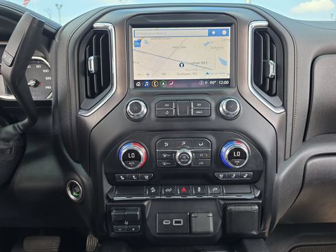 Used 2022 GMC Sierra 1500 AT4 w/ AT4 Preferred Package AWD/4WD image 22