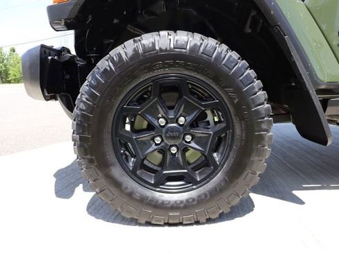 Used 2023 Jeep Gladiator Sport AWD/4WD image 26