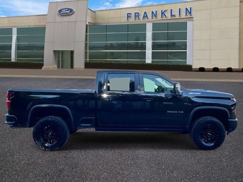 Used 2025 Chevrolet Silverado 2500 ZR2 w/ Technology Package AWD/4WD image 8