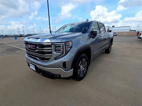 Used 2026 GMC Sierra 1500 SLT RWD image 4