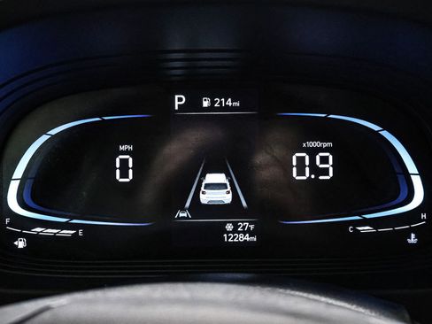 Used 2023 Hyundai Venue Limited w/ Cargo Package image 36