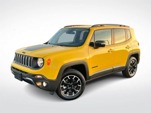 Used 2023 Jeep Renegade Latitude image 1