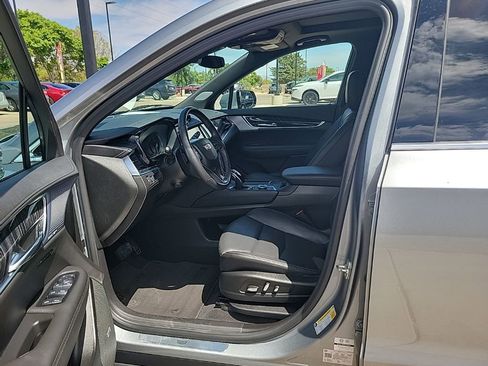 Used 2025 Cadillac XT6 Premium Luxury FWD image 10