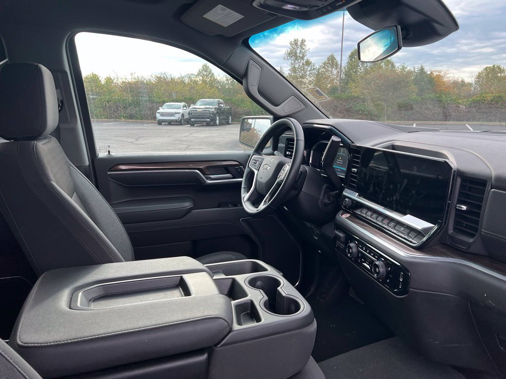 Used 2026 Chevrolet Silverado 1500 RST AWD/4WD image 9