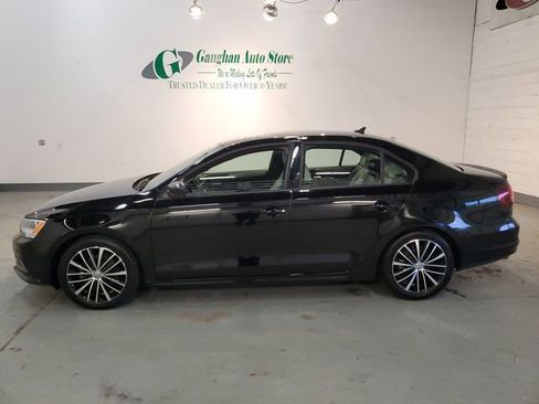 Used 2016 Volkswagen Jetta Sport FWD image 4