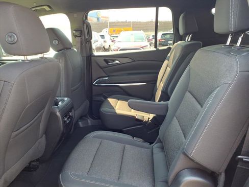 Used 2024 Chevrolet Traverse LT image 24