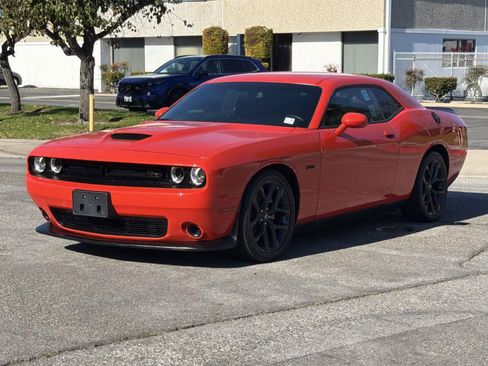 Used 2023 Dodge Challenger R/T w/ Blacktop Package image 8