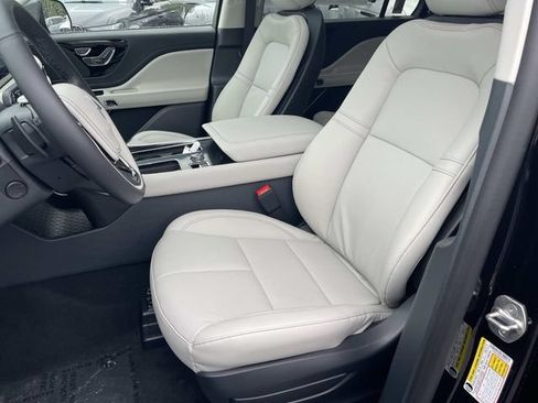 New 2026 Lincoln Aviator AWD image 21
