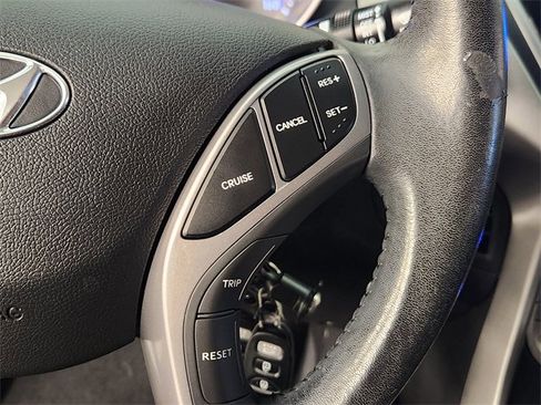 Used 2013 Hyundai Elantra Limited image 27