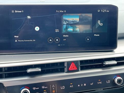 Certified 2025 Kia Sorento S AWD/4WD image 18