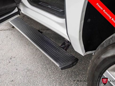 Used 2019 Cadillac Escalade ESV image 7