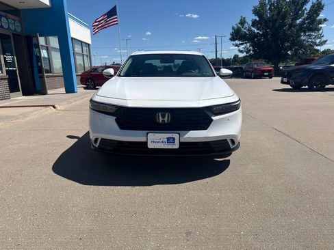 Used 2023 Honda Accord EX-L image 2
