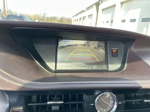 Used 2017 Lexus ES 350 w/ Navigation System Package image 9