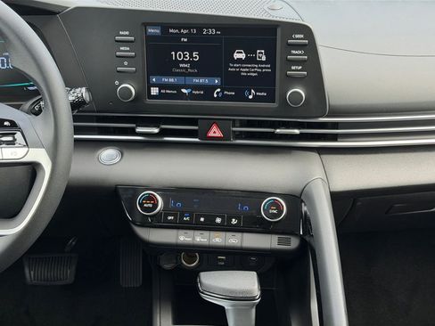 New 2026 Hyundai Elantra Hybrid FWD image 15