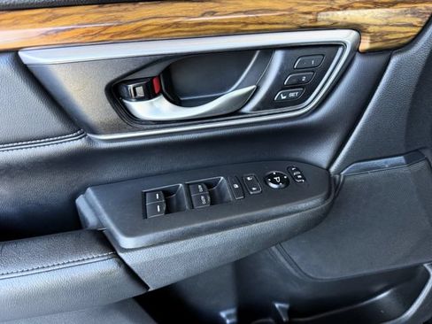 Used 2018 Honda CR-V Touring image 16