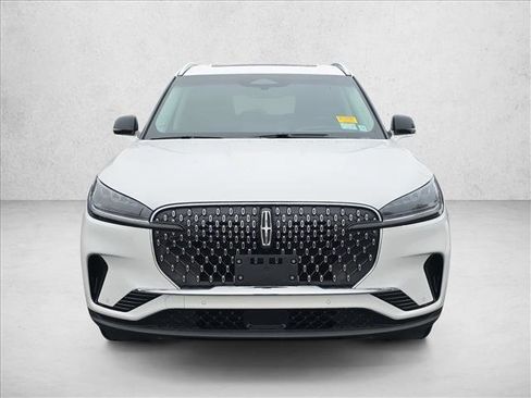 Used 2025 Lincoln Aviator AWD w/ Equipment Group 101A image 2