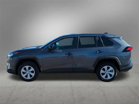 Used 2022 Toyota RAV4 LE image 3