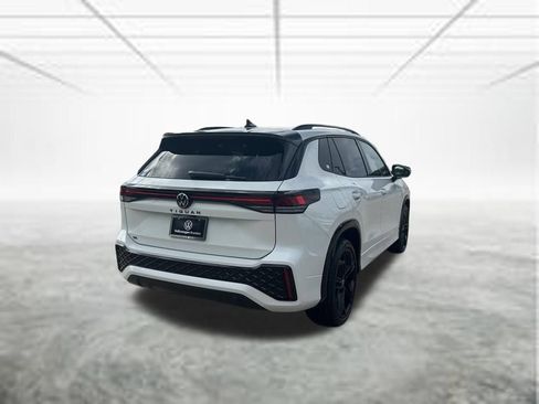 New 2026 Volkswagen Tiguan SE R-Line FWD image 5