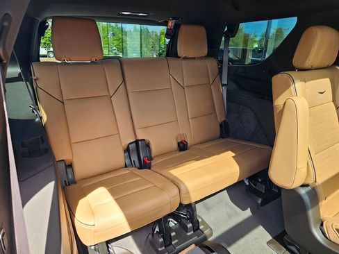 New 2026 Cadillac Escalade Luxury w/ Touring Package AWD/4WD image 13