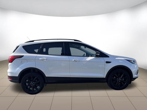 Used 2019 Ford Escape Titanium AWD/4WD image 8