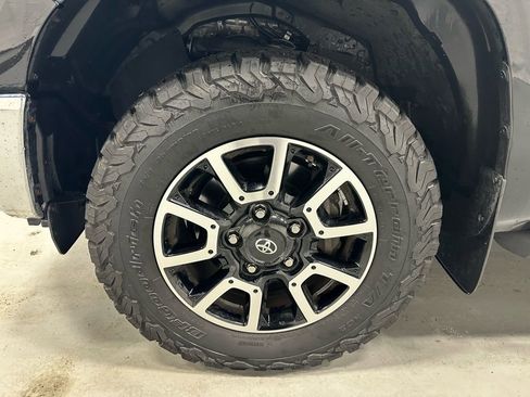 Used 2020 Toyota Tundra Limited w/ Limited Premium Package image 64