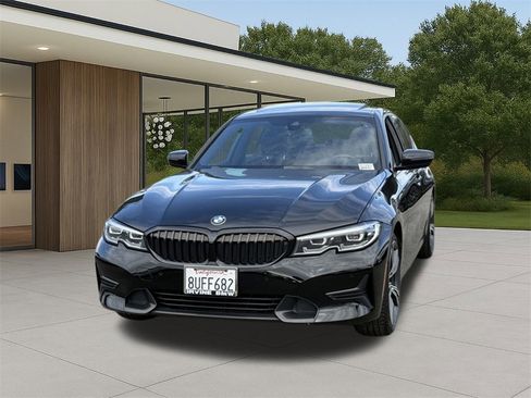 Used 2021 BMW 330i Sedan w/ Driving Assistance Package image 3