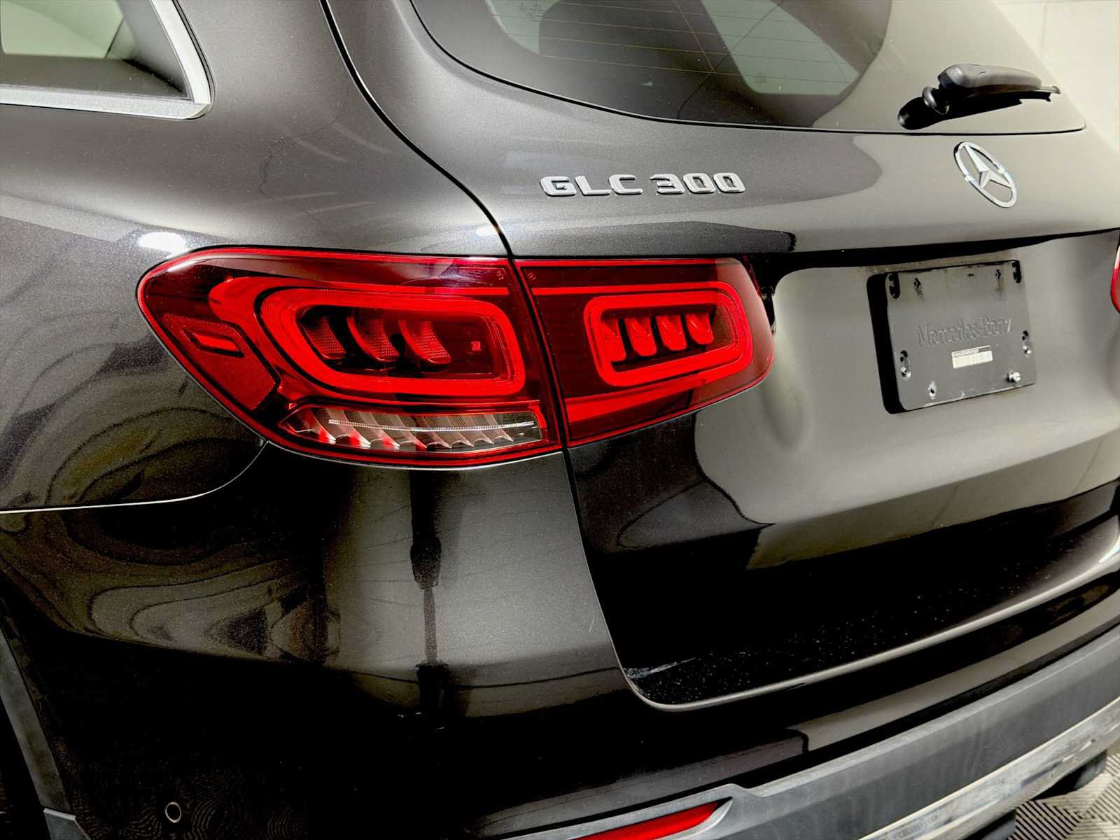 Used 2021 Mercedes-Benz GLC 300 4MATIC image 27