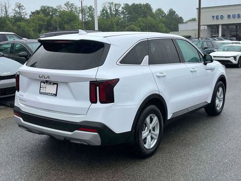 Used 2025 Kia Sorento LX FWD image 25