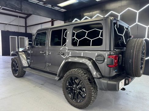 Used 2021 Jeep Wrangler Unlimited Sahara w/ Cold Weather Group AWD/4WD image 14