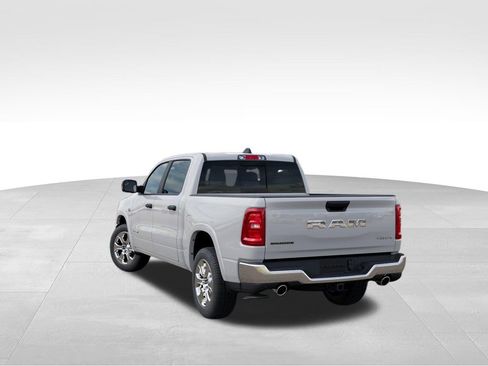 New 2026 RAM 1500 4x4 Crew Cab image 3