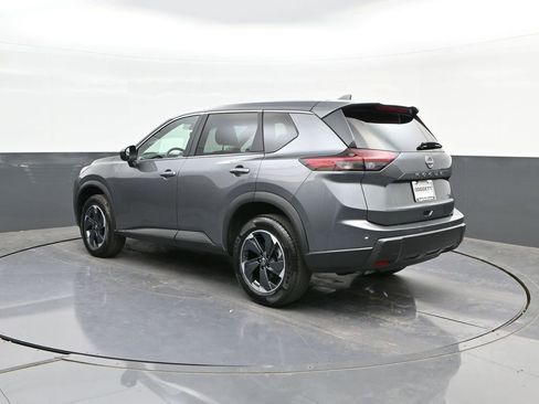 Used 2025 Nissan Rogue SV AWD/4WD image 5