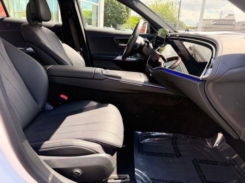 Used 2024 Mercedes-Benz E 350 4MATIC Sedan image 18