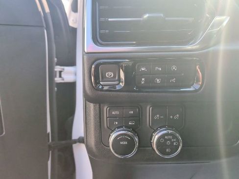 Certified 2025 GMC Yukon Denali image 22