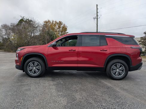 New 2026 Chevrolet Traverse LT w/ Driver Confidence Package FWD image 4
