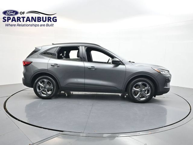 Used 2025 Ford Escape ST-Line FWD image 8