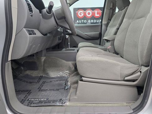 Used 2012 Nissan Frontier SV RWD image 9