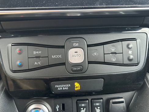 Used 2018 Nissan Leaf SL w/ SL Technology Package image 27