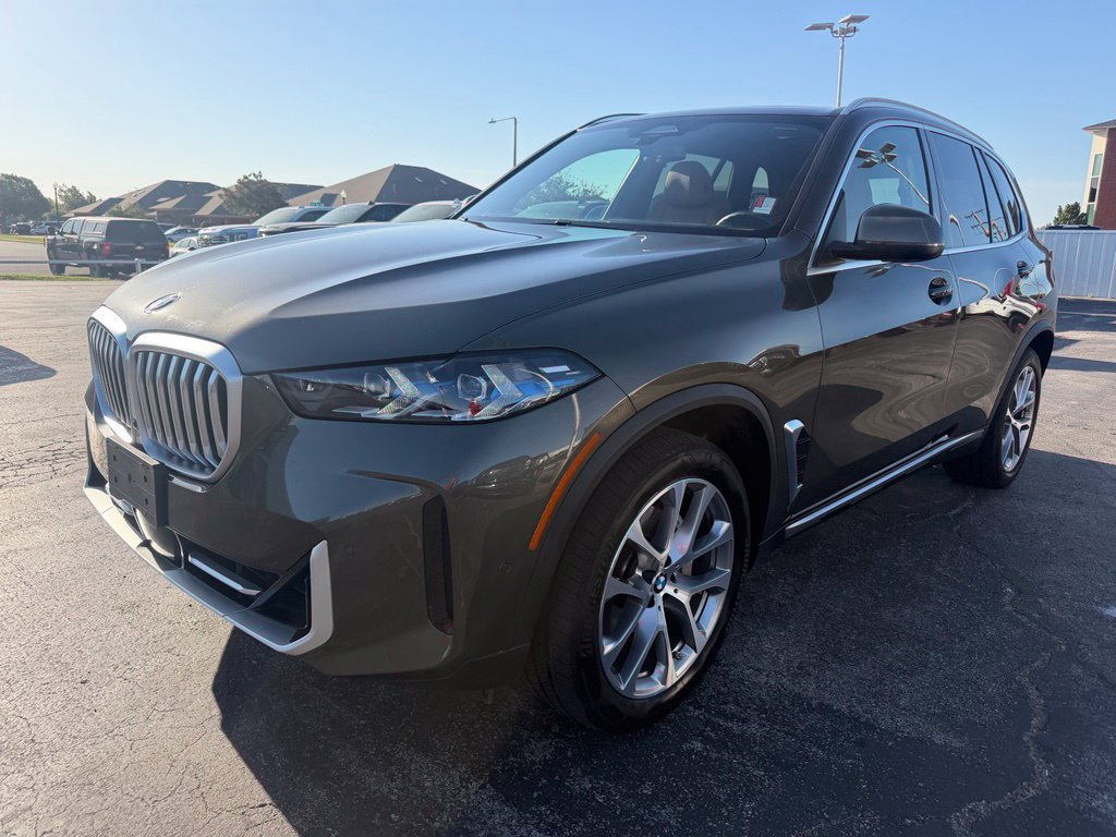 Used 2024 BMW X5 xDrive40i w/ Premium Package AWD/4WD image 10