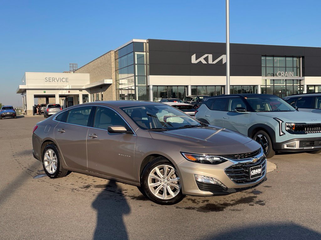 Used 2024 Chevrolet Malibu LT FWD image 2