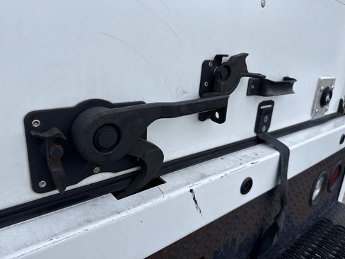 Used 2022 Ford E-350 and Econoline 350 Super Duty image 19