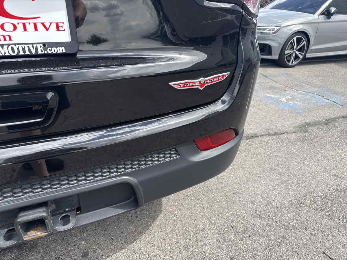 Used 2018 Jeep Compass Trailhawk w/ Navigation Group AWD/4WD image 18