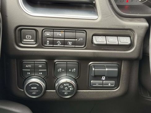 Used 2022 GMC Yukon AT4 w/ AT4 Premium Plus Package AWD/4WD image 20