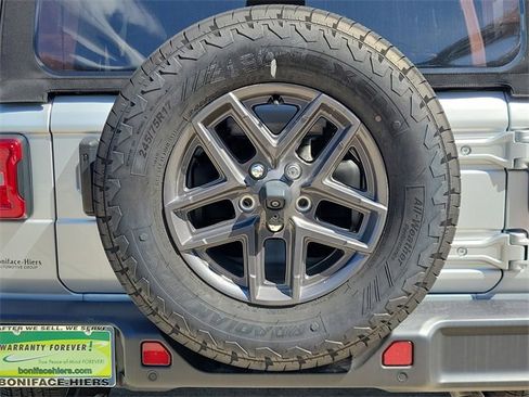 Used 2024 Jeep Wrangler Sport S image 10