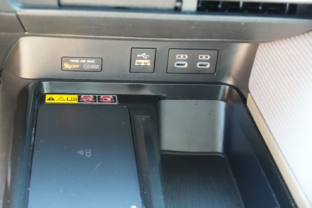 Used 2025 Toyota Camry SE FWD image 33