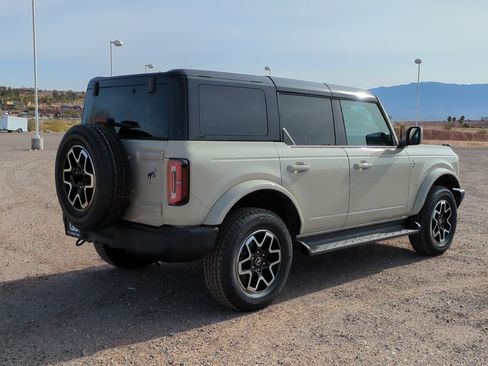 Used 2025 Ford Bronco Outer Banks image 3