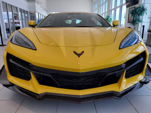 New 2025 Chevrolet Corvette Z06 w/ Z07 Performance Package image 2