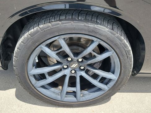 Used 2019 Dodge Challenger R/T Scat Pack w/ Shaker Package RWD image 10