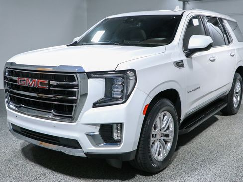 Used 2023 GMC Yukon SLT AWD/4WD image 36