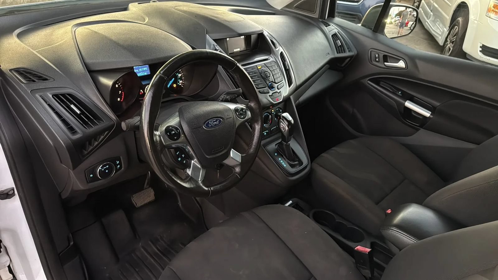 Used 2018 Ford Transit Connect XLT FWD image 10