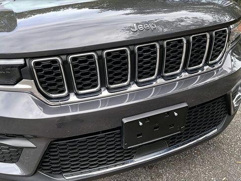 Used 2024 Jeep Grand Cherokee Laredo X image 30